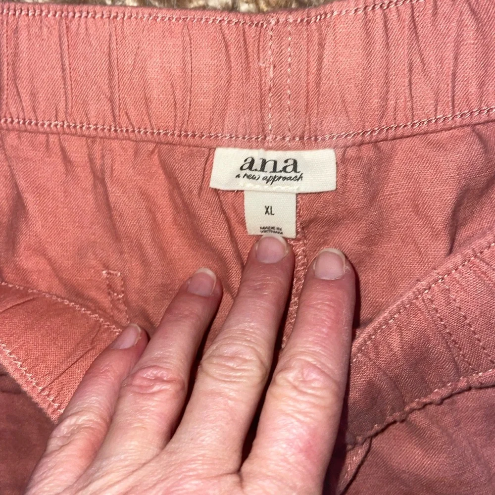 a.n.a Women's NWT Coral Linen Elastic Waistband Shorts XL - Picture 2 of 3